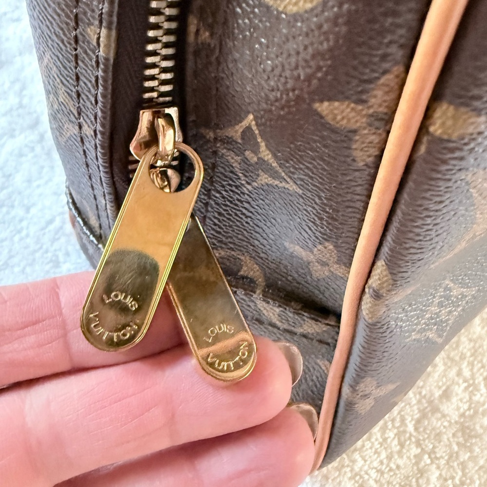 Louis Vuitton Monogram PM Manhattan Handbag - Picture 10 of 13